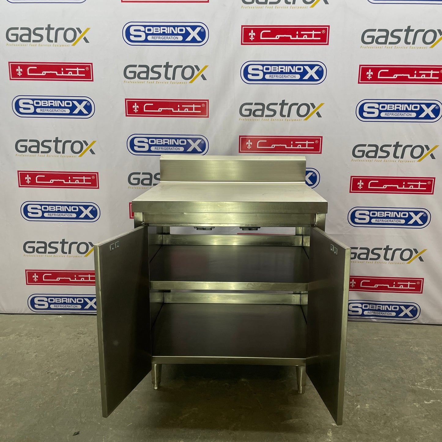 Gabinete con Puertas (80x68x90 cm)