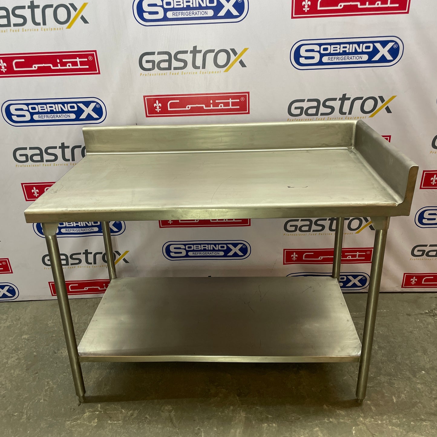 Mesa de Apoyo con Piso, Lambrin derecho e Izquierdo (129x70x90 cm)